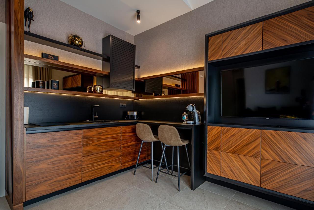 Enyana Luxury Suites Котор Екстериор снимка